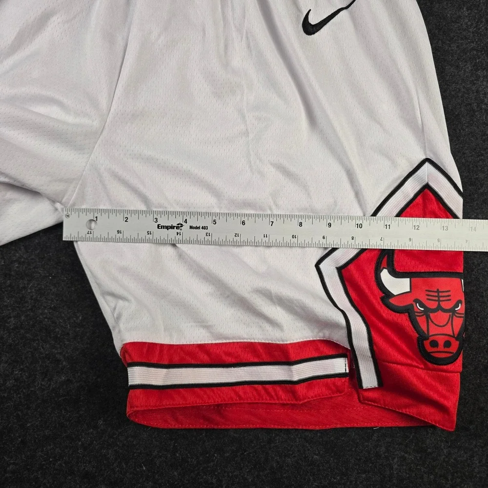 Nike Chicago Bulls NBA Authentic Basketball Shorts White Red Men's Size 48
